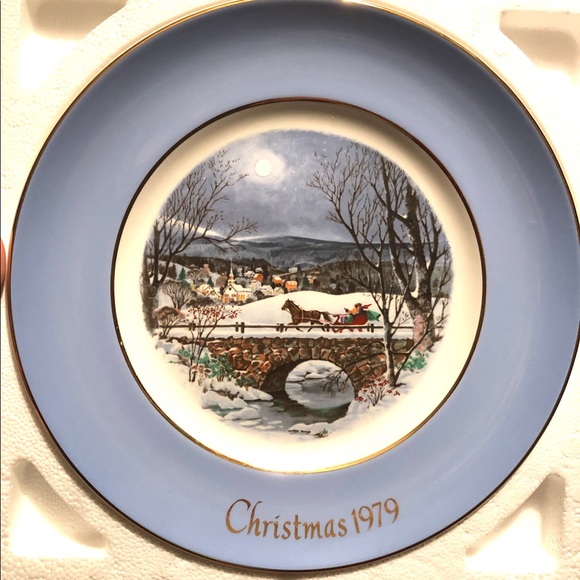 Avon Vintage 1979 Wedgwood Christmas Plate. - Picture 1 of 5